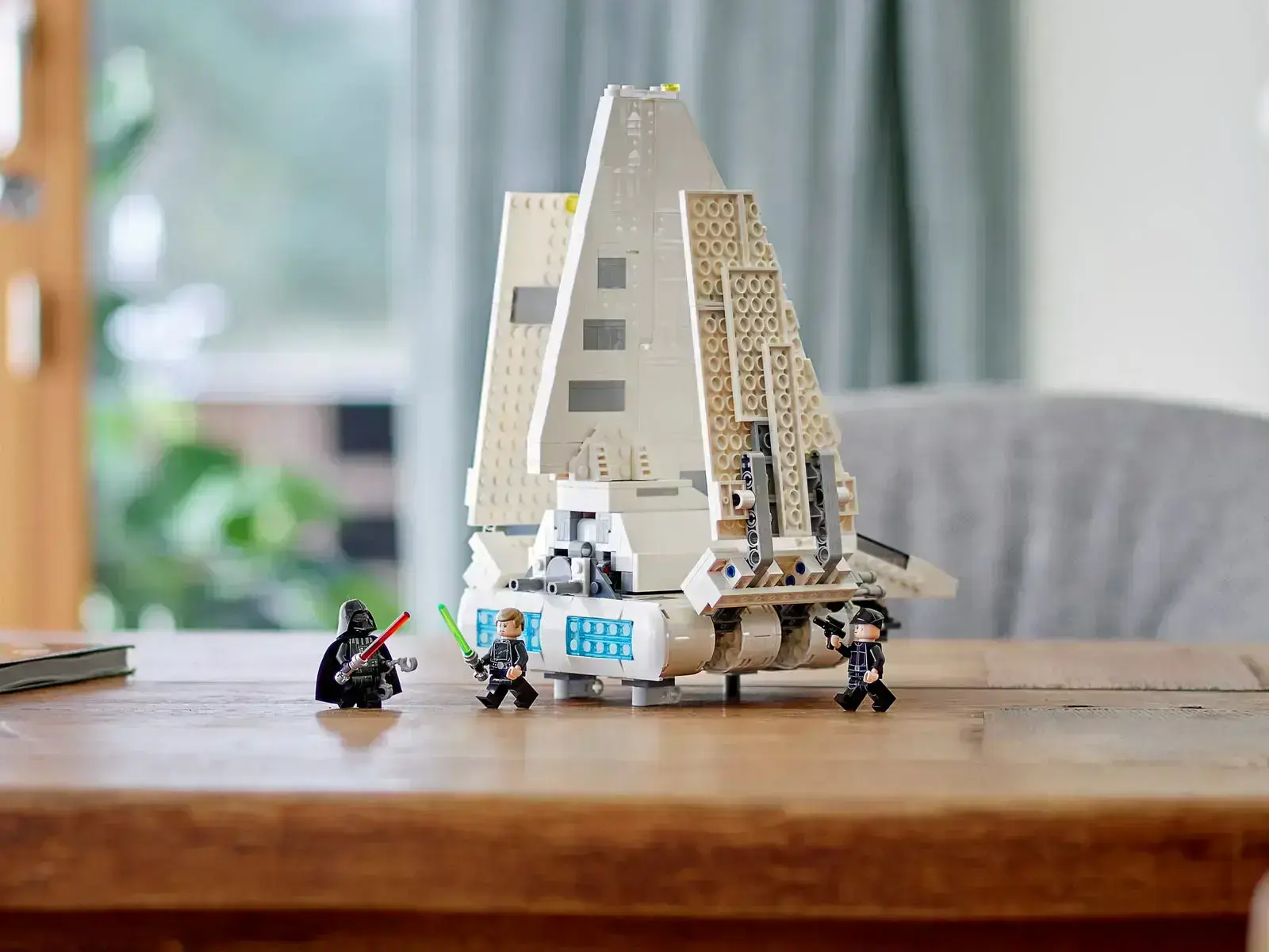 Блоковий конструктор LEGO Star Wars Імперський шаттл (75302)